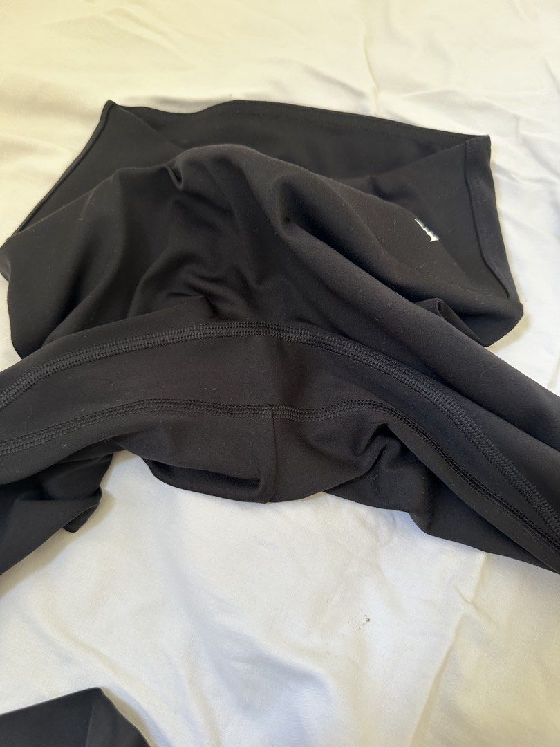 Gymshark leggings (Category: Activewear) located in Manila. Submitted by vintageprelovedjapan (Listing ID 1468935021, Image 3). Description: used a few times i prefer medium size fits xs-s 24-25 ( for petite gurls) manila buyers only thru lalamove/grabexpress.