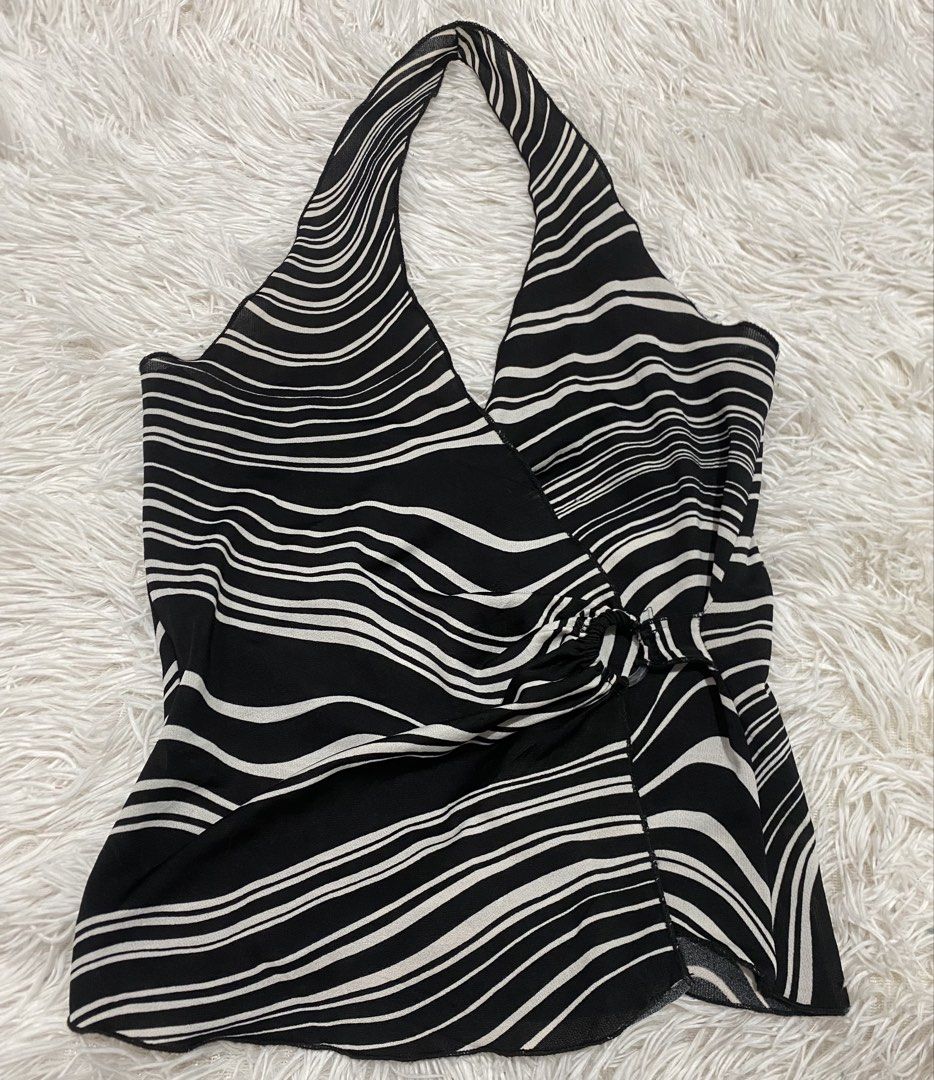 Halter top (Category: Blouses) located in Antipolo. Submitted by rapunzeka (Listing ID 1469110214, Image 1). Description: .