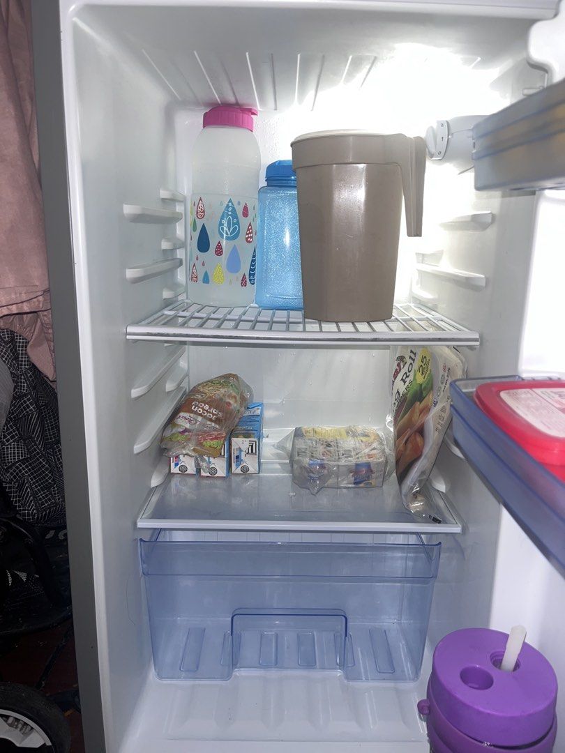 Hanabishi HAMDDREF-48BLK Double Door Refrigerator (Category: Refrigerators and Freezers) located in Manila. Submitted by lunaaaasyaitau (Listing ID 1469048864, Image 3). Description: 🏷️ MOVING OUT SALE! 🏷️ 🖤 HANABISHI 2-DOOR REFRIGERATOR (BLACK) ✨ Model: HAMDDREF-48BLK ✨ Used for only 1 year ✨ No issues, working perfectly! ✨ With separate freezer compartment ✨ Spacious enough for everyday essentials ✨ Sleek black finish 💰 SELLING FOR ₱7000 ON