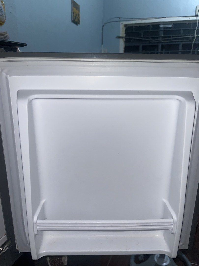 Hanabishi HAMDDREF-48BLK Double Door Refrigerator (Category: Refrigerators and Freezers) located in Manila. Submitted by lunaaaasyaitau (Listing ID 1469048864, Image 2). Description: 🏷️ MOVING OUT SALE! 🏷️ 🖤 HANABISHI 2-DOOR REFRIGERATOR (BLACK) ✨ Model: HAMDDREF-48BLK ✨ Used for only 1 year ✨ No issues, working perfectly! ✨ With separate freezer compartment ✨ Spacious enough for everyday essentials ✨ Sleek black finish 💰 SELLING FOR ₱7000 ON