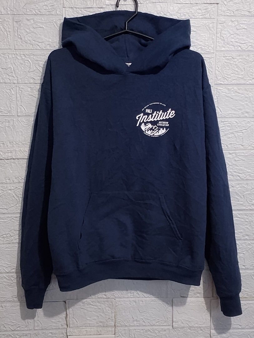 Hanes pullover hoodie jacket (Category: Hoodies) located in Caloocan City. Submitted by zklclo (Listing ID 1468961468, Image 2). Description: Hanes pullover hoodie jacket Size: L-23" x W-20" L on tag (12-14 y/o) Price: 199 pesos only🫰😉 MODE OF PAYMENT: 💸GCASH 🛵 SHIPPING: 📦J&T (payment first) 📦LALAMOVE (COD).