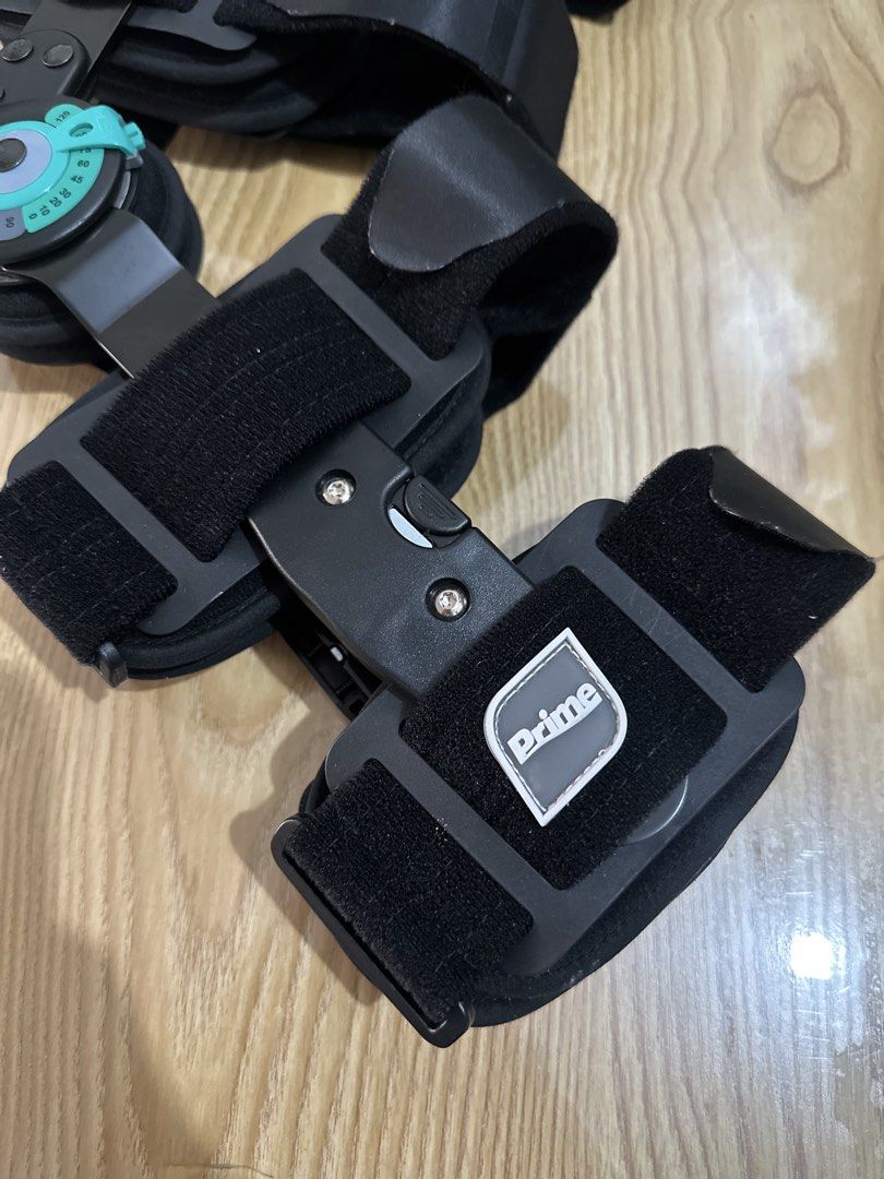 Heavy duty Adjustable Hinged knee brace (Category: Braces, Support & Protection) located in Manila. Submitted by sncrl (Listing ID 1468949157, Image 2). Description: *1 week use only *Rfs : mabilis naka recover sa ACL kaya hindi masyado nagamit. *negotiable.