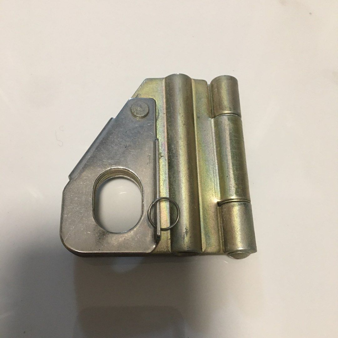 Heavy Duty Hinge PAT No. 4164472 (Category: Locks, Doors & Gates) located in Pasay City. Submitted by gilbertso62551 (Listing ID 1468998071, Image 1). Description: - Heavy duty metal hinge with solid, heavy-weight construction - Stamped with PAT No. 4164472, numbers 3 & 8, and Japanese text 專用 - Interlocking ribbed plates for extra strength - Hinged locking flap equipped with a pull pin ring - Durable yellow zinc plated finish - As is,where is - 
