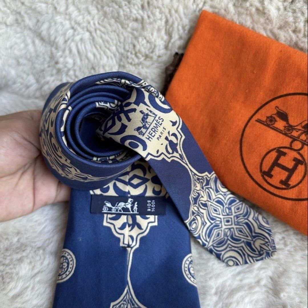 HERMES Arabesques bleu tie (Category: Ties) located in Cagayan de Oro. Submitted by kjcartier26 (Listing ID 1469017669, Image 1). Description: Authentic, Flawless, Quality Silk. 🇯🇵✨.