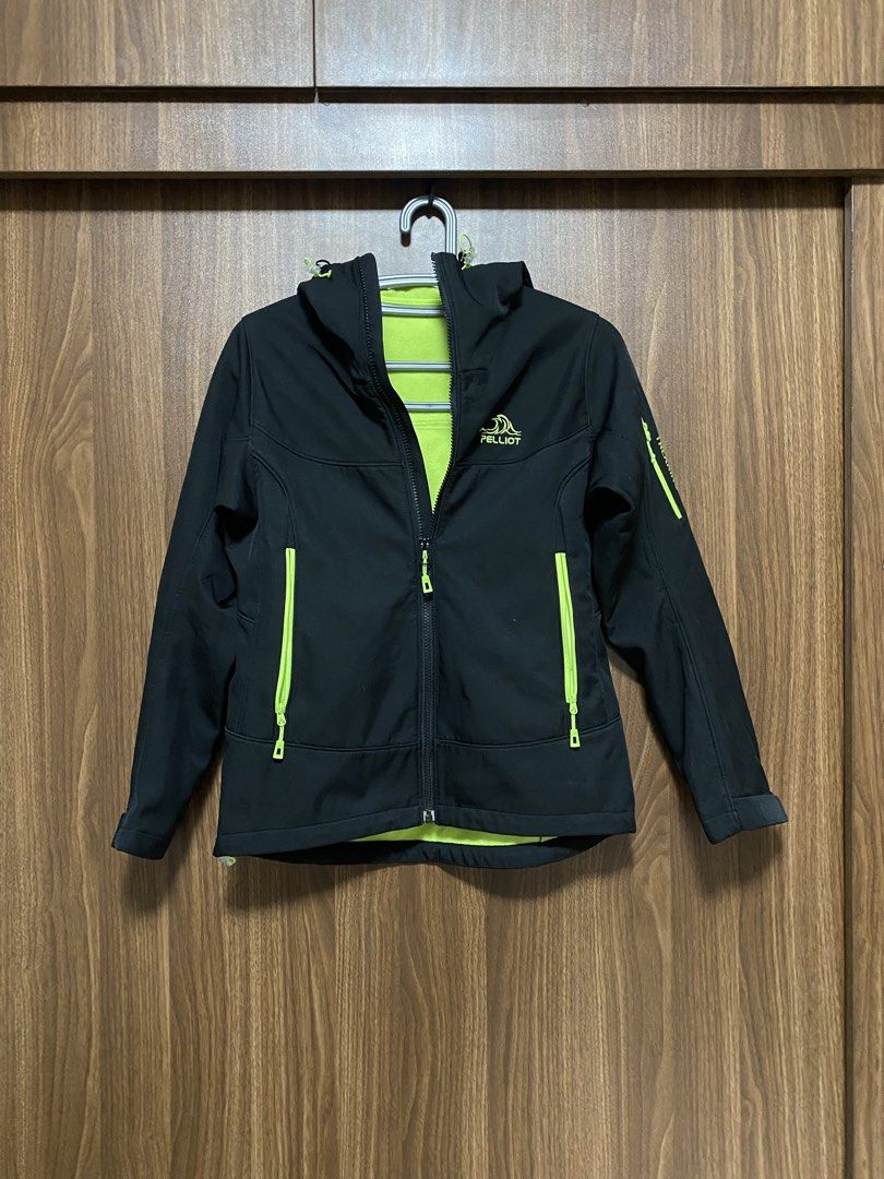 Hiking / Trekking Jacket (Category: Activewear) located in Paranaque City. Submitted by slowsundays.club (Listing ID 1468966897, Image 1). Description: .