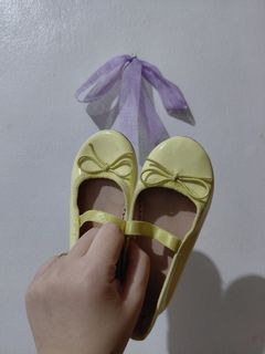 (Category: ) located in . Submitted by wornwardrobe (Listing ID 1469161067, Image 1). Description: .