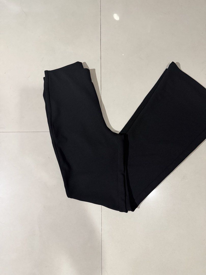 H&M Black Flare Pants Size XS (Category: Jeans) located in Paranaque City. Submitted by mryjwll (Listing ID 1469003388, Image 1). Description: - Brand: H&M - Size: XS - Style: High waist flare pants - Material: Stretchable fabric - Condition: Clean, minimal wear - Perfect everyday basic that pairs easily with tops and sneakers.