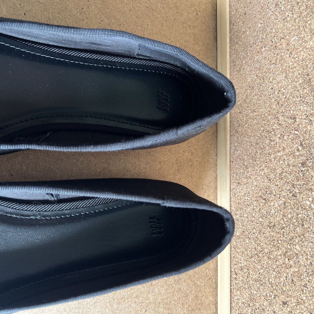 h&m black ribbon ballet flats (Category: Flats & Sandals) located in Candaba. Submitted by localluna (Listing ID 1468986853, Image 3). Description: .