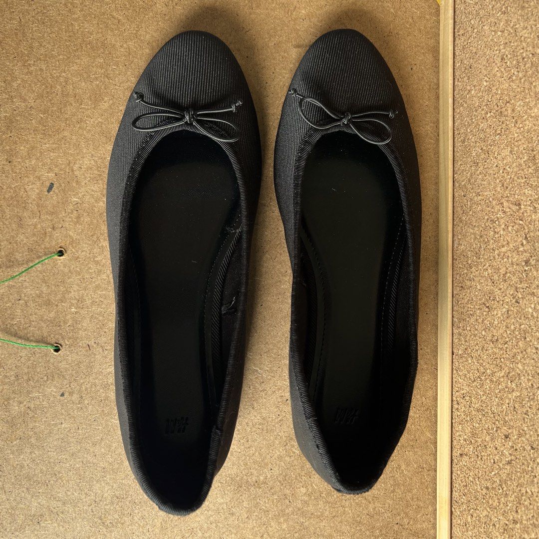 h&m black ribbon ballet flats (Category: Flats & Sandals) located in Candaba. Submitted by localluna (Listing ID 1468986853, Image 2). Description: .