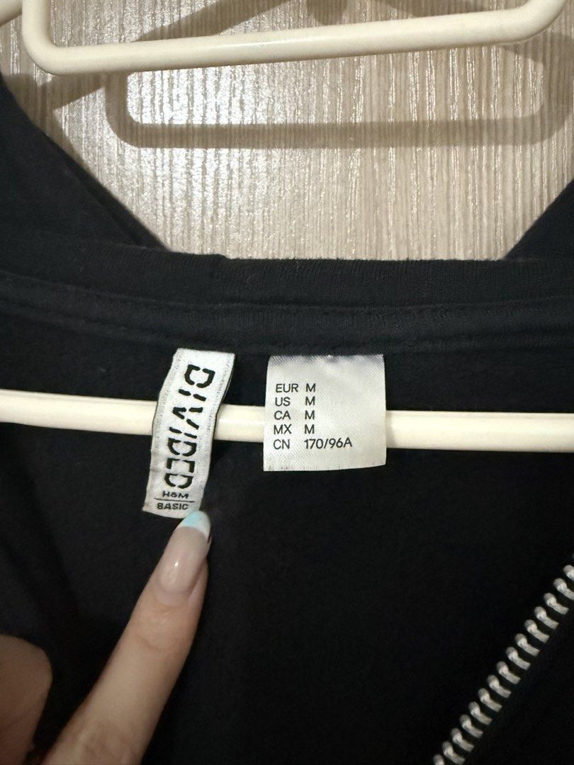 HM Cropped Jacket (Category: Coats, Jackets and Outerwear) located in San Juan City. Submitted by anbi25 (Listing ID 1469124112, Image 3). Description: Dont use anymore.