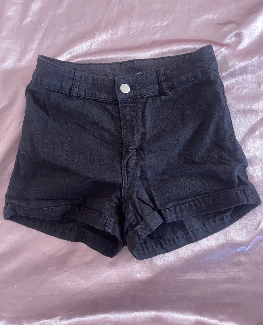 H&M Divided Black Denim Shorts Size US 8 (Category: Shorts) located in Manila. Submitted by lovedbymidge (Listing ID 1468995027, Image 1). Description: 🩷 for m-l girlies 🚚 lalamove or grab express (sf shouldered by the buyer!) - Brand: H&M Divided - Item: Black denim shorts - Size: EUR 38 / US 8 / CN 165/72A - Features: Button closure, cuffed hems, belt loops, classic 5-pocket style - Color: Solid black wash (easy to match).