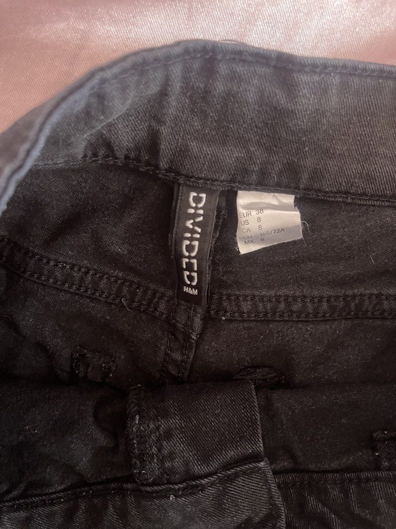 H&M Divided Black Denim Shorts Size US 8 (Category: Shorts) located in Manila. Submitted by lovedbymidge (Listing ID 1468995027, Image 2). Description: 🩷 for m-l girlies 🚚 lalamove or grab express (sf shouldered by the buyer!) - Brand: H&M Divided - Item: Black denim shorts - Size: EUR 38 / US 8 / CN 165/72A - Features: Button closure, cuffed hems, belt loops, classic 5-pocket style - Color: Solid black wash (easy to match).