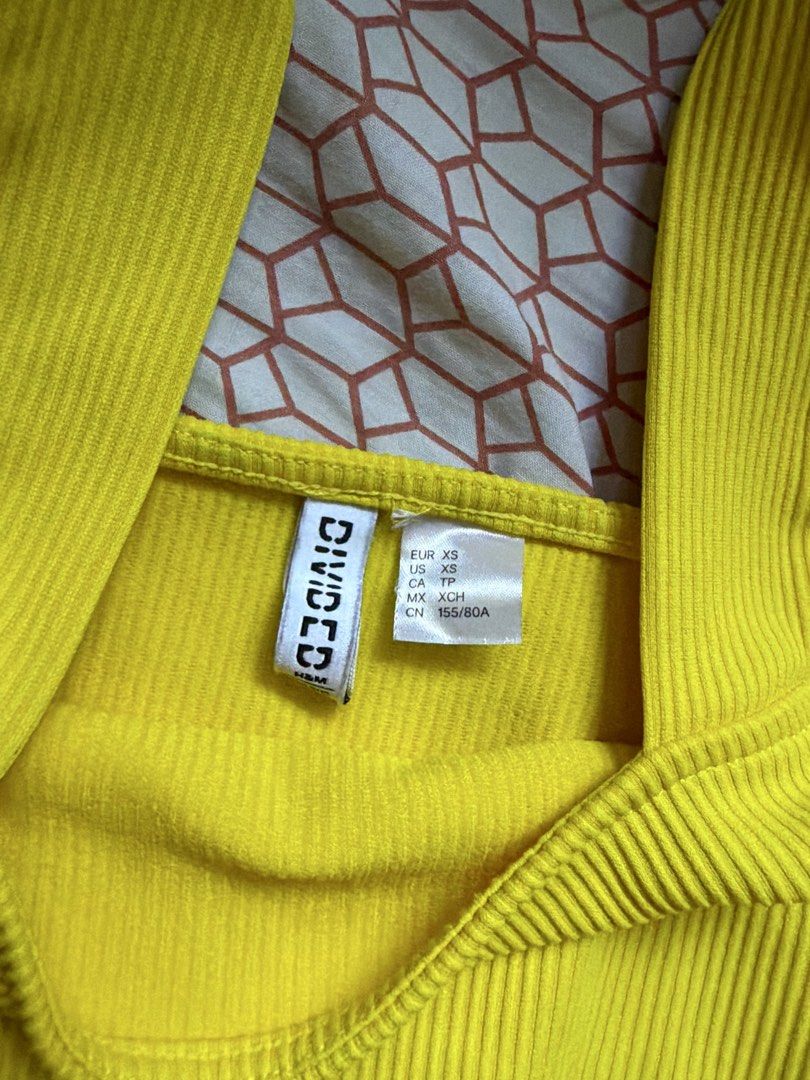 H&M Divided Ribbed Yellow Top (Category: Sleeveless) located in Manila. Submitted by lovedbyina_190606 (Listing ID 1469003199, Image 2). Description: .