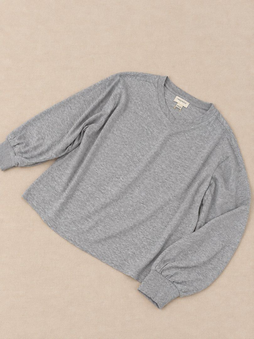 H&M Gray Sweater (Category: Blouses) located in Manila. Submitted by lexiandco.ph (Listing ID 1469055180, Image 1). Description: .