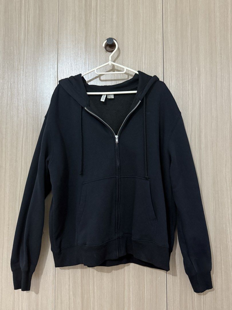 HM Jacket (Category: Coats, Jackets and Outerwear) located in San Juan City. Submitted by anbi25 (Listing ID 1469124904, Image 1). Description: Dont use anymore.