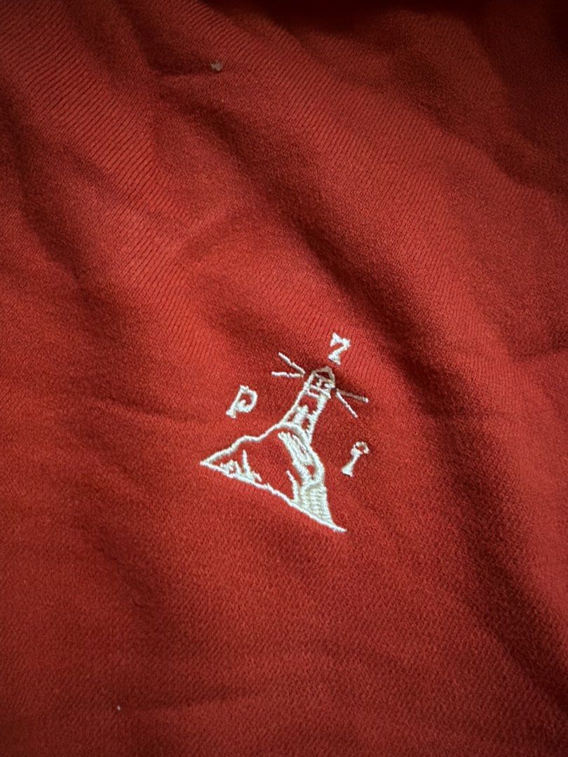 H&M Red Crew Neck Sweatshirt Mens (Category: Coats, Jackets and Outerwear) located in Manila. Submitted by lovedbyina_190606 (Listing ID 1469004133, Image 2). Description: .