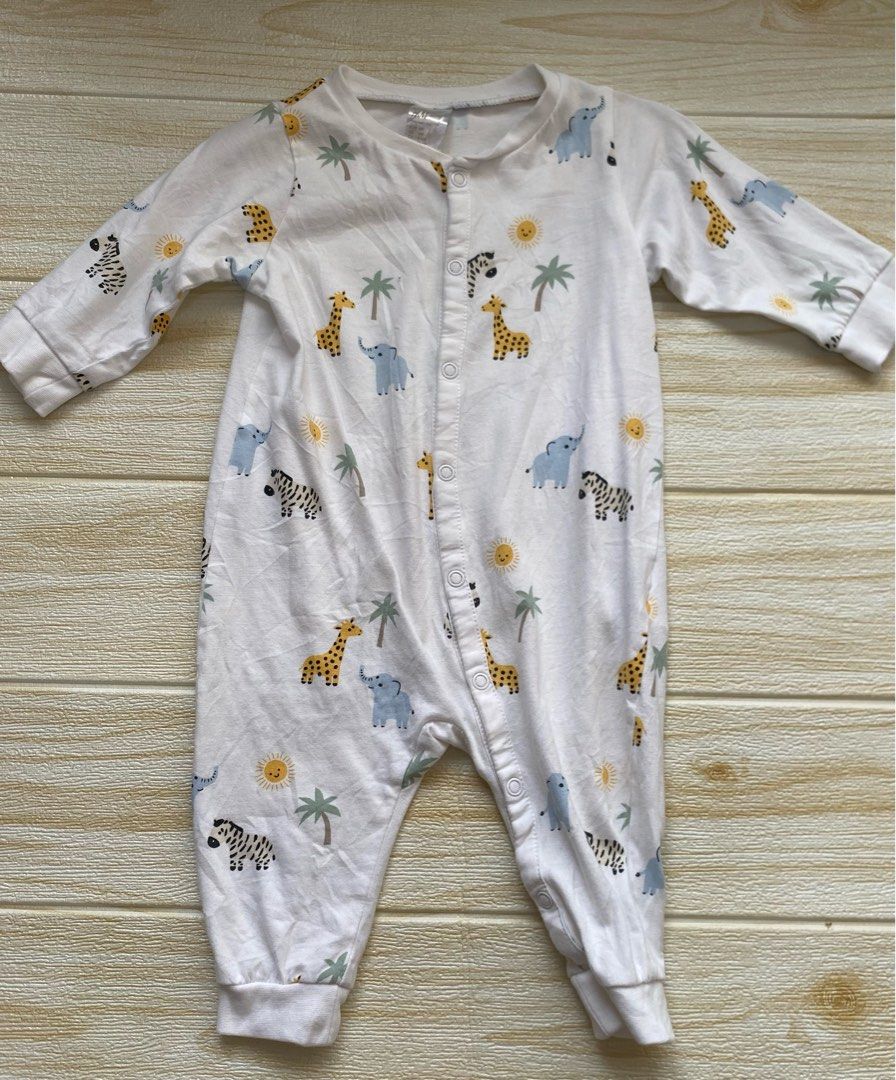 H&M romper 2-4m (Category: Babies & Kids Fashion) located in Cebu City. Submitted by yjainani (Listing ID 1468954402, Image 1). Description: .