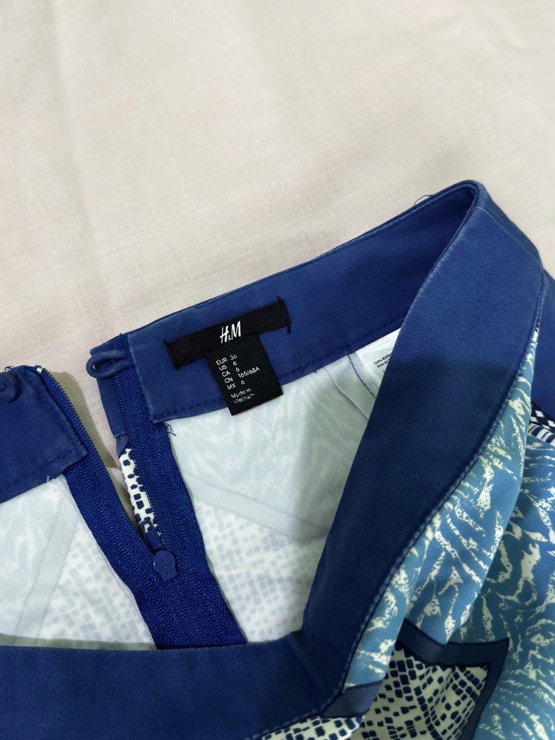 H&m Skirts (Category: Skirts) located in Quezon City. Submitted by pinkpreloved08 (Listing ID 1468939096, Image 2). Description: Blue h&m skirt Green skirt brand new.