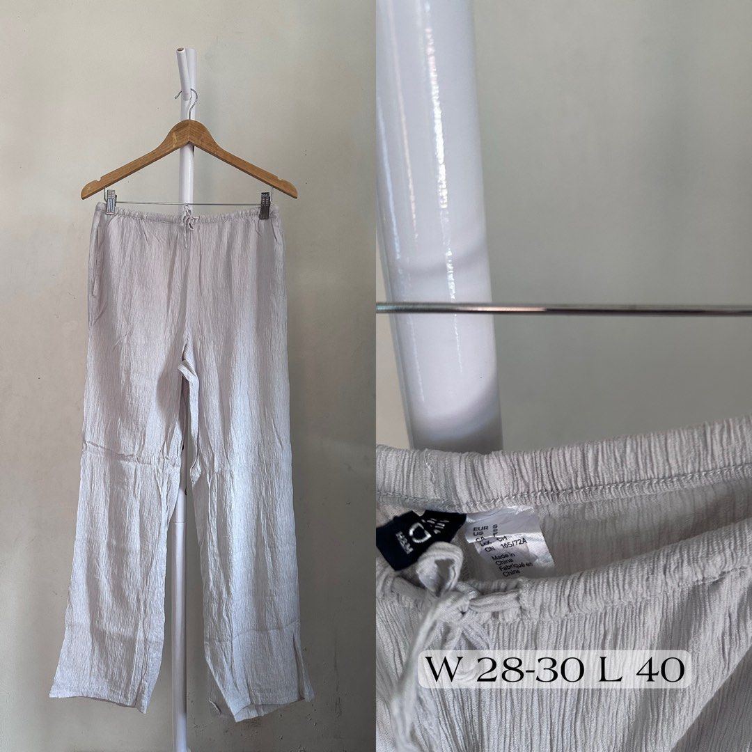 H&M Textured Casual Pants Light Grey (Category: Jeans) located in Rizal. Submitted by loveluna. (Listing ID 1469015088, Image 1). Description: .