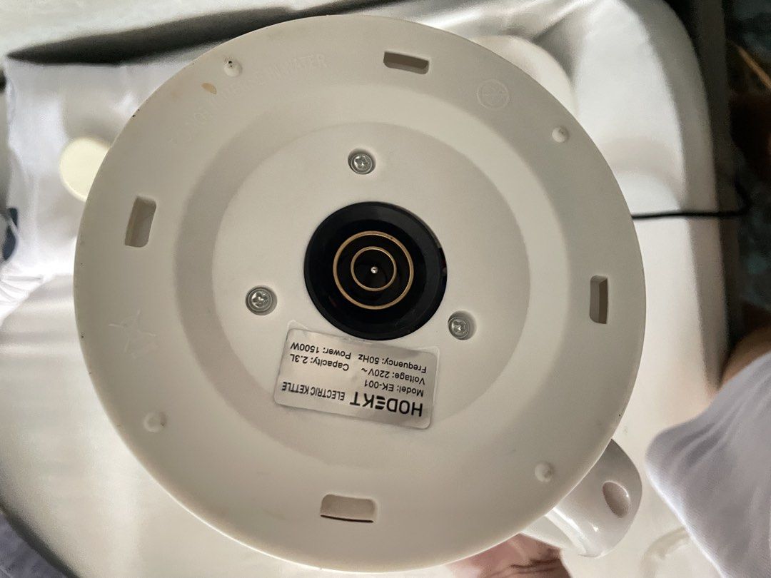 HODEKT Electric Kettle 2.3L | Cream White (Category: Kettles & Airpots) located in Quezon City. Submitted by imnoturmom (Listing ID 1468963473, Image 2). Description: Selling my HODEKT electric kettle because I no longer use it. price is negotiable ✨ Minimalist cream/white design ✨ 2.3L capacity ✨ 1500W power ✨ Stainless steel interior ✨ Like-new condition ✨ No issues, fully functional Still in great condition, perfect for everyday use! 📌 Actual