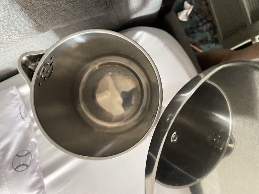 HODEKT Electric Kettle 2.3L | Cream White (Category: Kettles & Airpots) located in Quezon City. Submitted by imnoturmom (Listing ID 1468963473, Image 3). Description: Selling my HODEKT electric kettle because I no longer use it. price is negotiable ✨ Minimalist cream/white design ✨ 2.3L capacity ✨ 1500W power ✨ Stainless steel interior ✨ Like-new condition ✨ No issues, fully functional Still in great condition, perfect for everyday use! 📌 Actual