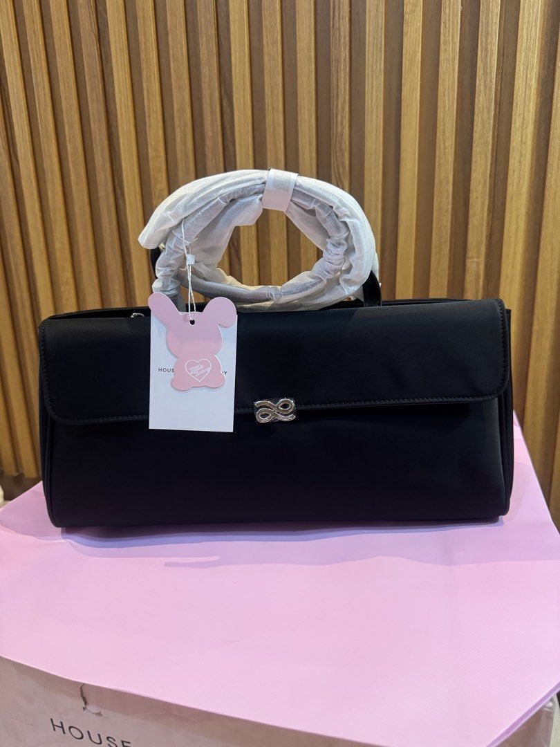 HOLB CAROLYN 35 (Category: Shoulder Bags) located in San Fernando. Submitted by lumiere.darlingclothing (Listing ID 1469075231, Image 2). Description: ORIGINAL HOUSE OF LITTLE BUNNY CAROLYN 35 CM WITH SLING FREE SHIPPING (CENTRAL LUZON AND MANILA ONLY).