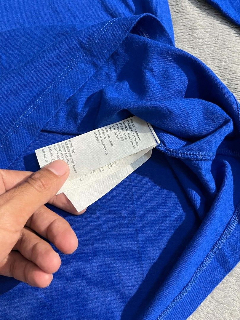 Hollister (Category: Activewear) located in Manila. Submitted by zenwind_3cdc42 (Listing ID 1469071690, Image 3). Description: Hollister long-sleeve henley shirt • Royal Blue Color 10/10 color rate • Excellent Condition • 24x18 Dimension Large on tag • Ship thru j&t // lalamove // door to door • Payment thru Gcash // Cash DM me to Claim or Comment down below.