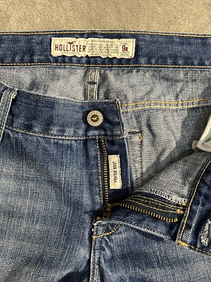 Hollister jeans (Category: Jeans) located in Manila. Submitted by zenwind_3cdc42 (Listing ID 1469077816, Image 2). Description: Hollister distressed bootcut jeans • Authentic Asnew • Not Thrift Fresh from Canada • Details on Each pic • Ship thru j&t // door to door // lalamove • Payment thru // Gcash // Cash DM me to claim reply padin ako sa Isa Kong account till October 22 po.
