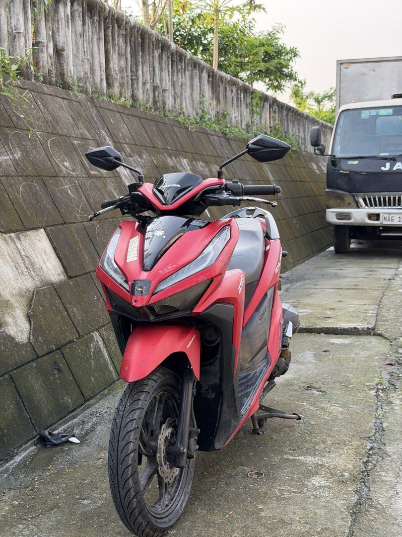 Honda Click 150i Scooter (Category: Motorbikes for Sale) located in Manila. Submitted by maryjoy10 (Listing ID 1469045775, Image 3). Description: 33k nalang. Honda Click V2 150i (Keyless) 16k ODO Unli Scan\ Orig papers\ Registered until May 2027\ First owner acquired\ Tahimik engine\ No usok or tagas\ Gas and go\ Brandnew battery\ Brandnew front and back tires\ Newly change oil/gear oil\ Life time warranty sa papel pag fake suli ko pera mo. Issue