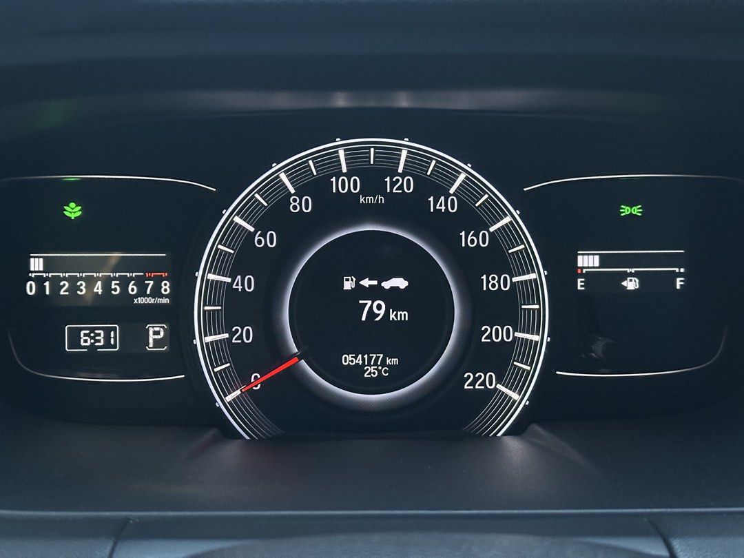 Honda Odyssey 2.4 EXV Premium (A) (Category: Used Cars) located in Quezon City. Submitted by mancave_stuff (Listing ID 1468941359, Image 3). Description: •Honda Odyssey EX V Navi 7-seater Top of the line •Color: Platinum silver •Mileage: 54.000+kms •2nd row Captain seats with footrest •A/V audio Sounds upgrade with high end Morel separates speakers system and JBL subwoofer for quality sound system (P100k) •Includes Thule roof Cross bars • Inno RV