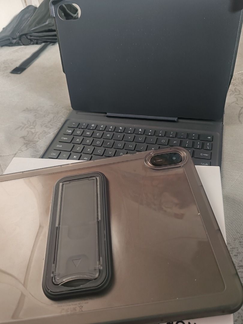 HONOR PAD X9B USED FOR 2 MONTHS (Category: Android) located in Quezon City. Submitted by warmstone.b8cf5a (Listing ID 1468941364, Image 2). Description: LFB HONOR PAD X8B. USED FOR ONLY 2 MONTHS ORIGINAL PRICE : 14,000 KUNIN NYO NA PO. 10,000 WITH KEYBOARD , CASE, AND TEMPERED GLASS. RAM: 4GB ROM: 128 GB .