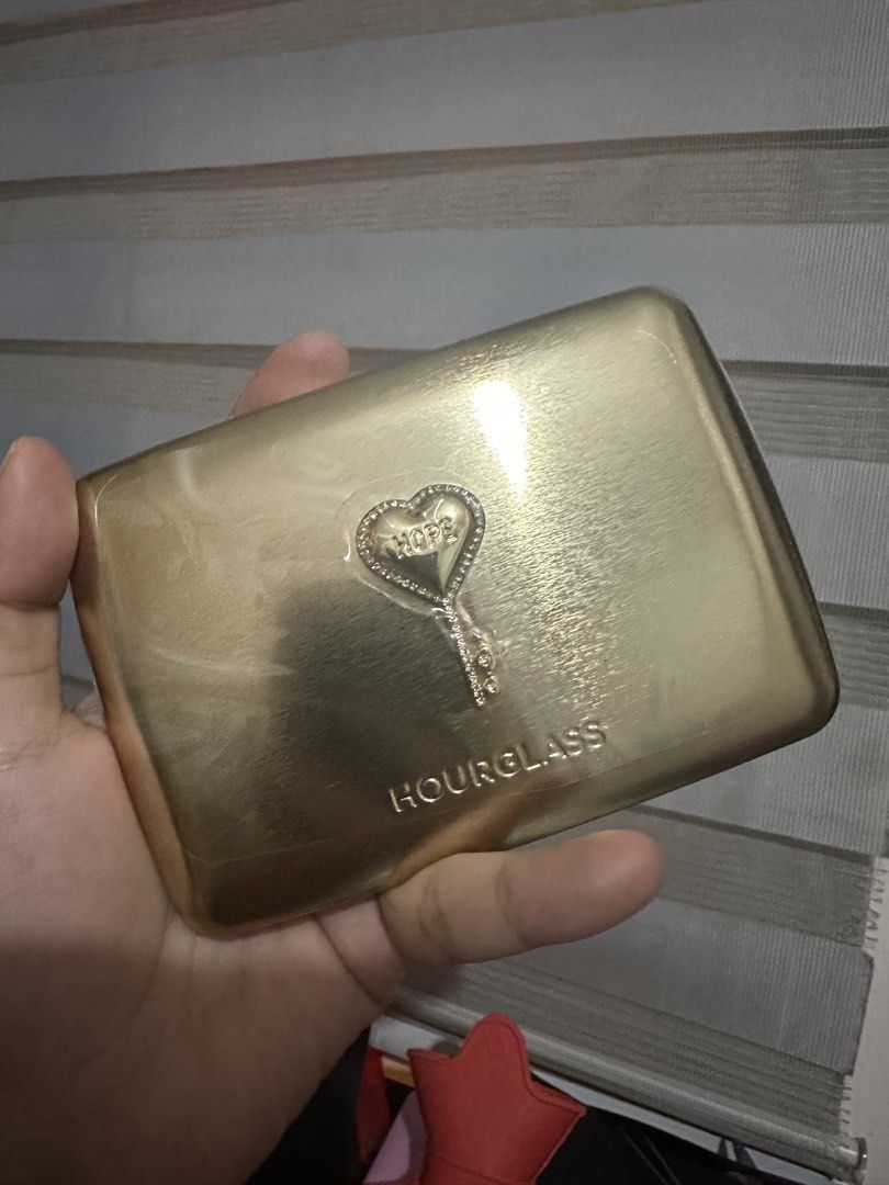 Hourglass Ambient Lighting Edit Unlocked - Hope (Category: Makeup) located in Quezon City. Submitted by ms.abbey (Listing ID 1469106854, Image 2). Description: Brand new Rfs- Impulsive buy .