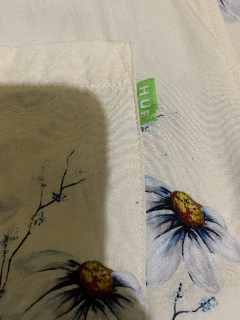 HUF can off white shirt beach (Category: Tshirts & Polo Shirts ) located in Lapu Lapu. Submitted by kimthrift1976 (Listing ID 1469094877, Image 3). Description: Excellent condition No issue Large size Dimes 23x28 .