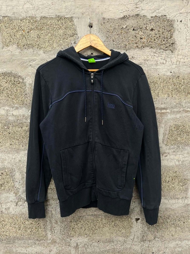 Hugo Boss (Category: Hoodies) located in Manila. Submitted by skippypeanut1331 (Listing ID 1468968513, Image 1). Description: 21.5x26 Medium Very good condition Color rate: 8.9/10 Issue: minimal scratch.