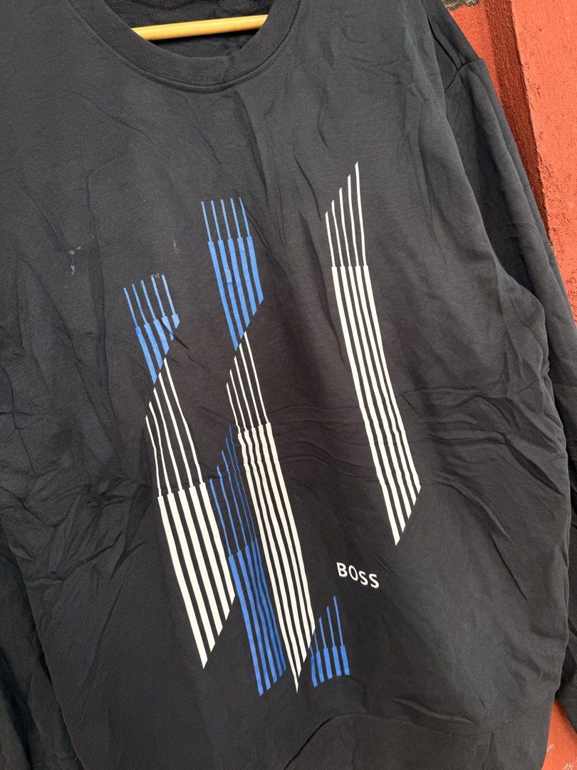 Hugo Boss (Category: Coats, Jackets and Outerwear) located in Baguio. Submitted by mardimercredi14 (Listing ID 1469044680, Image 2). Description: 🔥 Hugo Boss Dimensions: 24*28 Condition: excellent Color Rate: 10 ❌ cut washtag ❌ needs laundry.