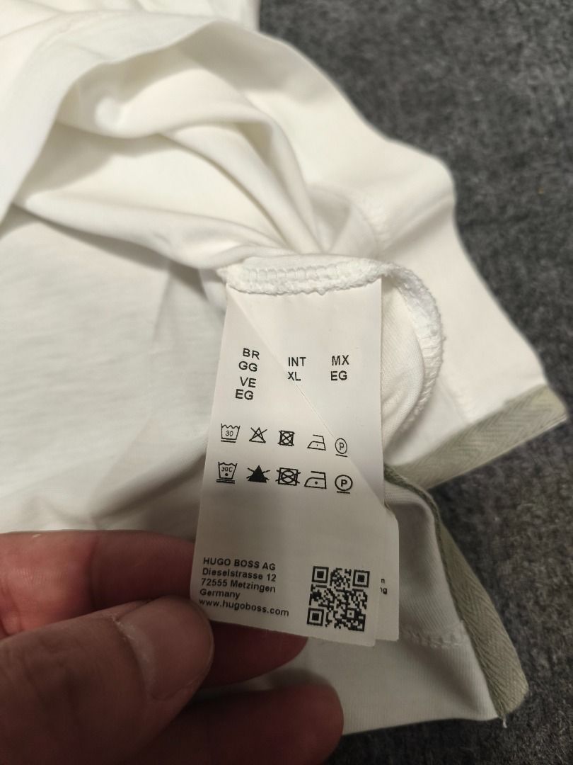 Hugo Boss men's white tee, medium (Category: Tshirts & Polo Shirts ) located in Imus. Submitted by sellinthrift (Listing ID 1468987919, Image 3). Description: PRE-LOVED / DECLUTTERING SALE 🏷️ Hugo Boss men's white tee Quick Details: • Size: Medium • Condition: 8/10 • Inclusions: T-shirt only • Issue/Notes: Pre-loved, good condition Price: ₱345+SF (Slightly negotiable for quick pickup) Pm for more details .