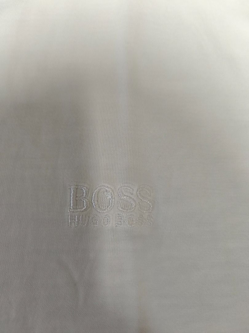 Hugo Boss men's white tee, medium (Category: Tshirts & Polo Shirts ) located in Imus. Submitted by sellinthrift (Listing ID 1468987919, Image 2). Description: PRE-LOVED / DECLUTTERING SALE 🏷️ Hugo Boss men's white tee Quick Details: • Size: Medium • Condition: 8/10 • Inclusions: T-shirt only • Issue/Notes: Pre-loved, good condition Price: ₱345+SF (Slightly negotiable for quick pickup) Pm for more details .