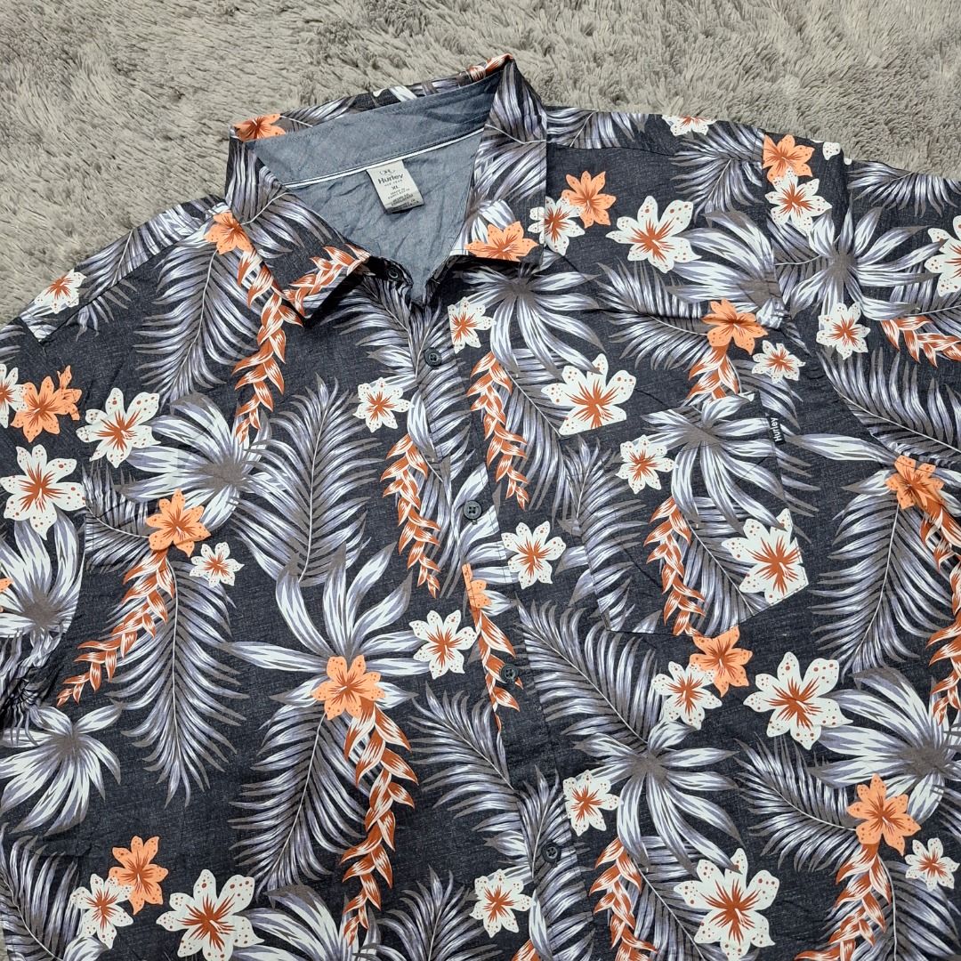 Hurley Button Polo (Category: Tshirts & Polo Shirts ) located in Calatrava. Submitted by freecyclethreads (Listing ID 1469001904, Image 2). Description: Hurley Size: XLarge Dimes: L-30.5, W-26 Excellent Condition Need wash P550 + sf.