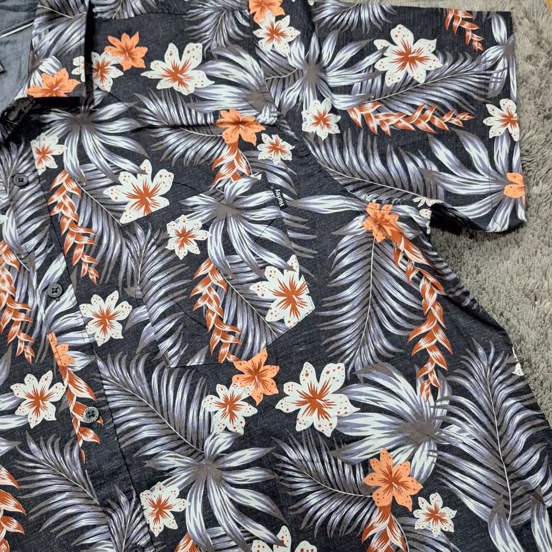 Hurley Button Polo (Category: Tshirts & Polo Shirts ) located in Calatrava. Submitted by freecyclethreads (Listing ID 1469001904, Image 3). Description: Hurley Size: XLarge Dimes: L-30.5, W-26 Excellent Condition Need wash P550 + sf.