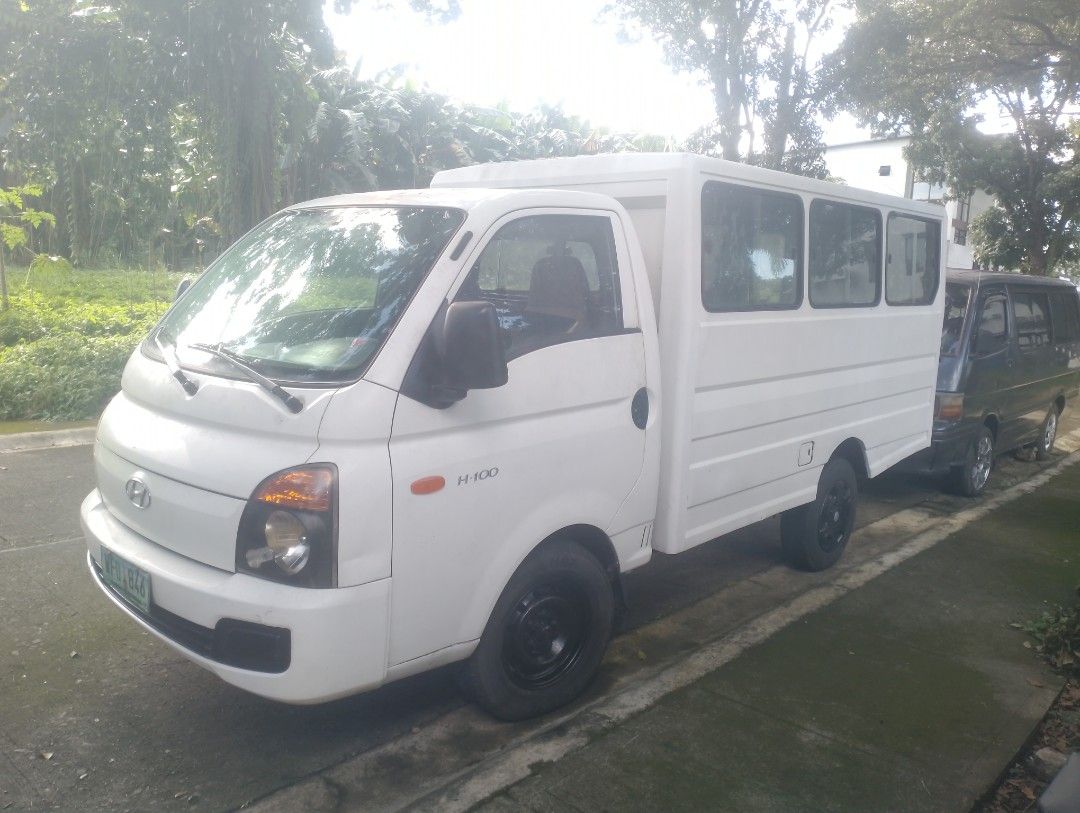 Hyundai H100 H100 Manual (Category: Used Cars) located in Manila. Submitted by ropherbali55211 (Listing ID 1468989828, Image 2). Description: H100. Rfs: Need funds. Unregistered 2 years, dahil nirent, at ngayon lang nabalik samin. (issue case) Dual AC. Freon/compressor need to check. Manual Tranny Q. C Area. ₱260,000 po. Negotiable pa..