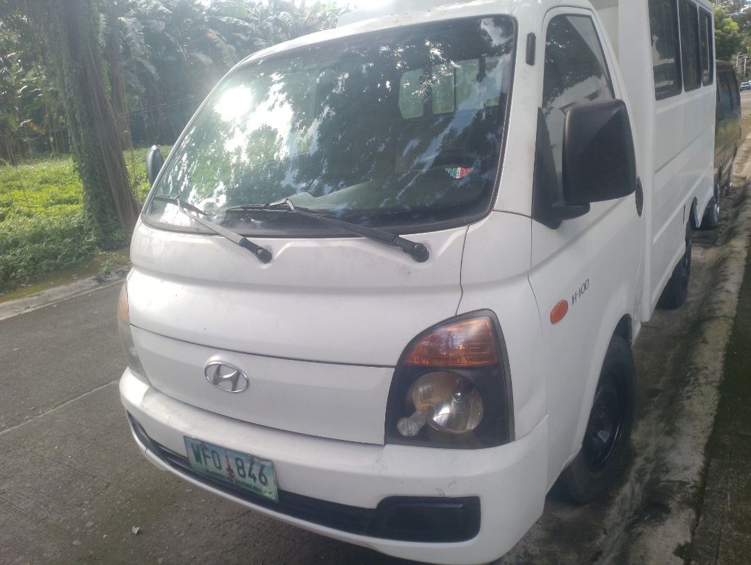 Hyundai H100 H100 Manual (Category: Used Cars) located in Manila. Submitted by ropherbali55211 (Listing ID 1468989828, Image 1). Description: H100. Rfs: Need funds. Unregistered 2 years, dahil nirent, at ngayon lang nabalik samin. (issue case) Dual AC. Freon/compressor need to check. Manual Tranny Q. C Area. ₱260,000 po. Negotiable pa..