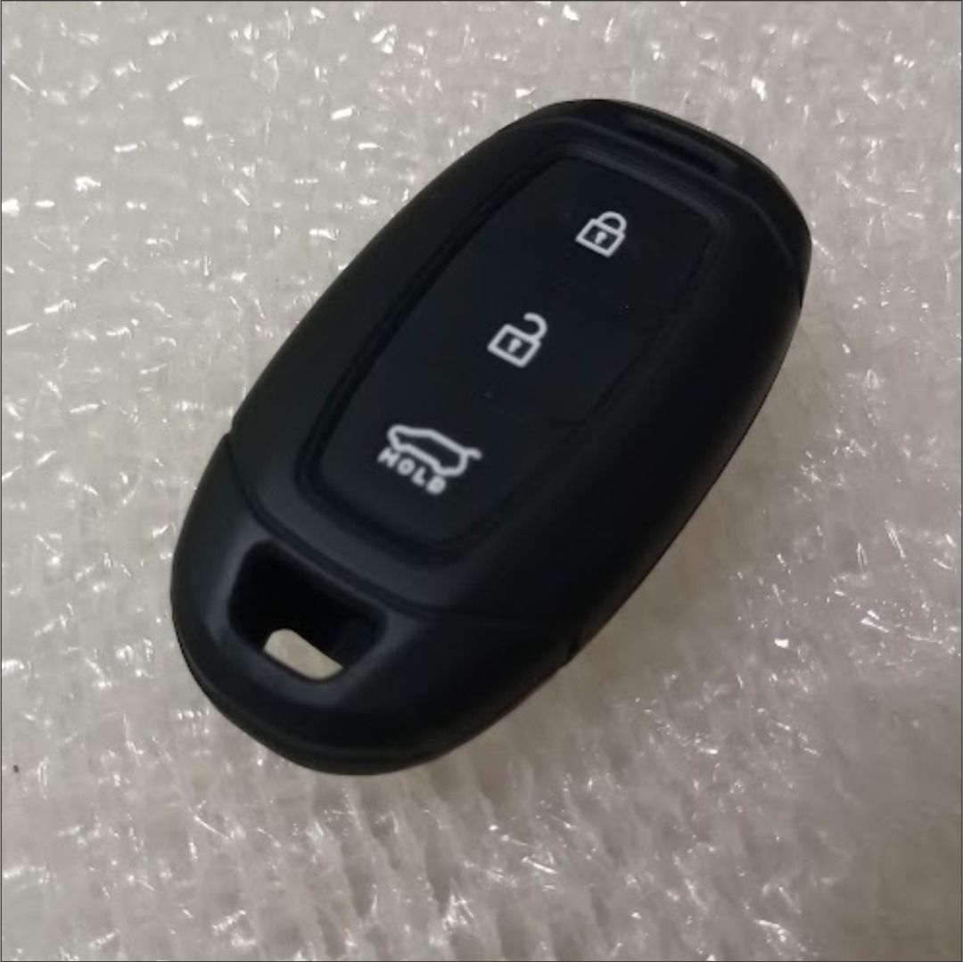 Hyundai key fob. (Category: Everything Else Others) located in Quezon City. Submitted by susmaryosep1 (Listing ID 1468981159, Image 3). Description: Hyundai key fob. It has buttons for locking, unlocking, and opening the trunk. It has a hole for attaching to a keychain. Price: 300 Xavierville Avenue Pik up via lalamove Payment via gcash.