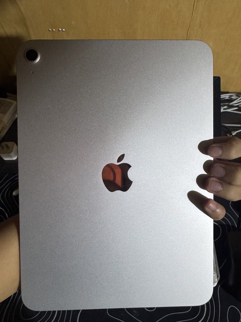 Ipad 11th gen (A16) 256gb (Category: iPad) located in Manila. Submitted by maryy.ee (Listing ID 1469083876, Image 2). Description: Ipad 11th gen (A16) 256gb - Wifi used 92 battery health; 190cc Inclusion: Unit itself Orig box Orig cable, replaced orig adaptor (anker) GD13 pencil Tempered glass installed no issue, no dents or scratches. meetup only, qc area rfs: barely used.