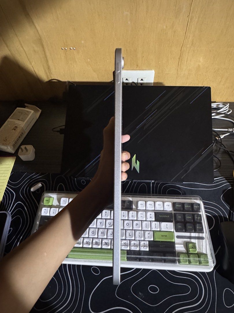 Ipad 11th gen (A16) 256gb (Category: iPad) located in Manila. Submitted by maryy.ee (Listing ID 1469083876, Image 3). Description: Ipad 11th gen (A16) 256gb - Wifi used 92 battery health; 190cc Inclusion: Unit itself Orig box Orig cable, replaced orig adaptor (anker) GD13 pencil Tempered glass installed no issue, no dents or scratches. meetup only, qc area rfs: barely used.