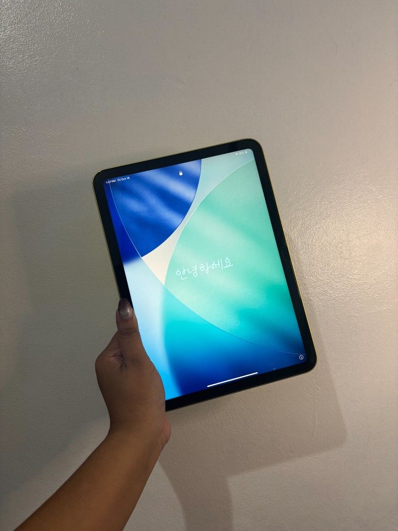 iPad A16 (11th Generation) (Category: iPad) located in Santa Cruz. Submitted by gabrielfoliente (Listing ID 1469082530, Image 3). Description: iPad A16 (11th Generation) Unit Details: • Model: iPad A16 (11th Generation) • Color: Yellow • Date Purchased: October 2025 • Condition: Rarely used • 256 gb • Battery Health: 98% • With a small dent on the side (caused by the case) Inclusions: Complete box and charger With Apple Pencil FREE 2 cases Temper