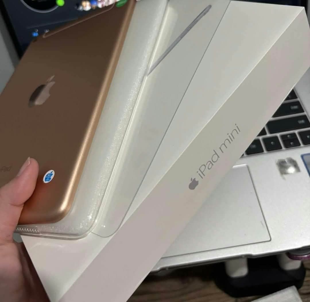 Ipad mini4 (Category: iPad) located in Cavite. Submitted by charisabla15249 (Listing ID 1468977165, Image 1). Description: - Brand/Model: Apple iPad Mini 4 - Color: Gold - Storage: 32GB and below - Condition: Excellent, well-maintained - Inclusions: Original box and protective case - Meetup Location: Manchester 8, Lancaster New City.