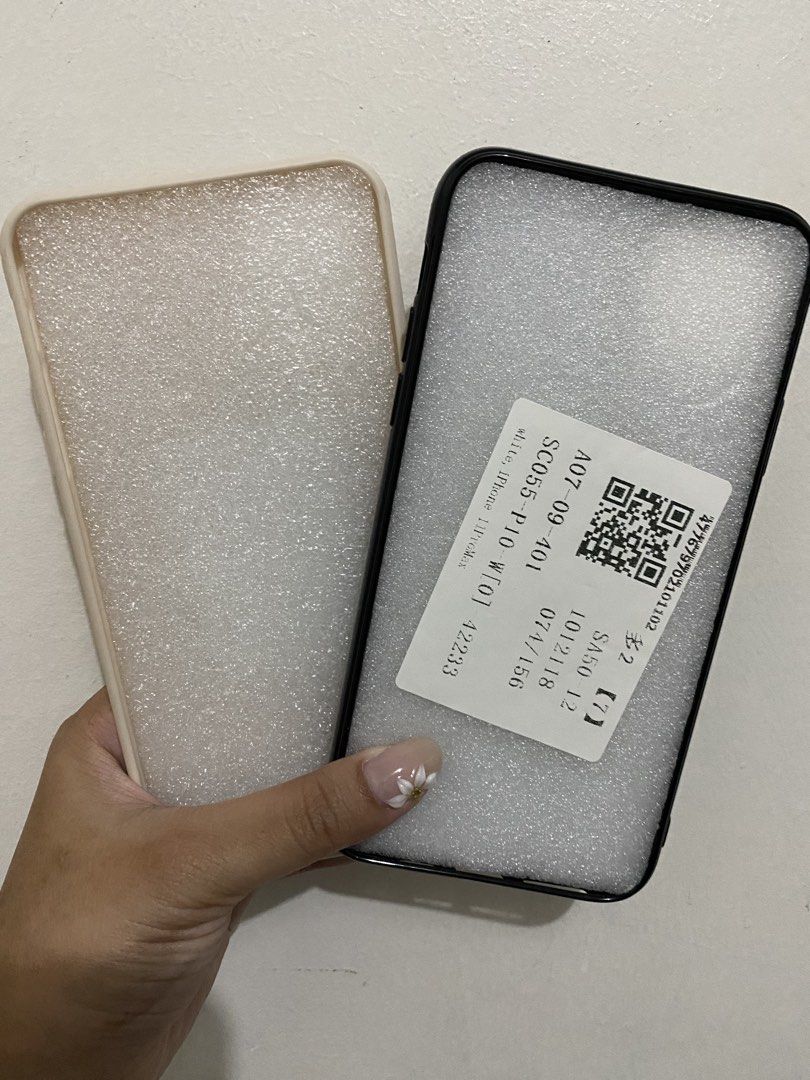 Iphone 11 Pro Max Case (Category: Cases & Sleeves) located in Manila. Submitted by nuelaar (Listing ID 1469101196, Image 3). Description: Brand new, ₱100 for both na.