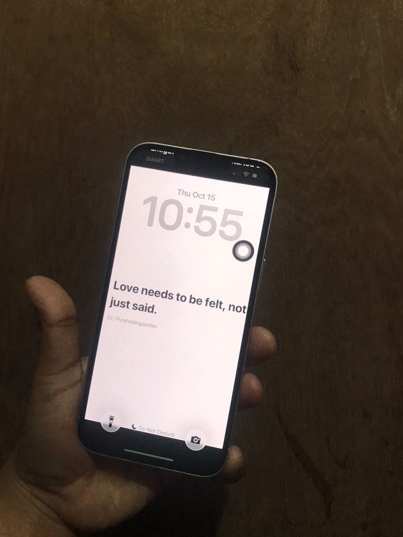 IPHONE 13 128GB( UNDER WARRANTY) (Category: iPhone 13 Series) located in Taguig. Submitted by vexii (Listing ID 1469098330, Image 2). Description: negotiable smooth condition 💯 unli check.