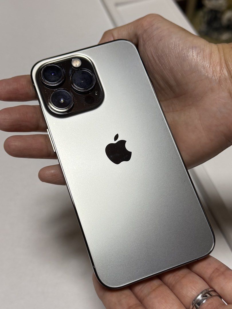 Iphone 13 Pro (Category: iPhone 13 Series) located in Dingalan. Submitted by grazellll (Listing ID 1469030284, Image 3). Description: Lady owned With minimal hairline scratches No dents With phone case since day 1 Battery health 86% No major repairs Open line With box and charger included RFS: Spare fone.