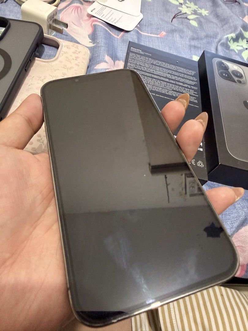 Iphone 13 pro 256gb openline (Category: iPhone 13 Series) located in Antipolo. Submitted by euntak (Listing ID 1469012112, Image 2). Description: Iphone 13 pro 256gb Available on october 15 Open line 77 batt health makunat pa din With original cord Small tiny hairline sa screen. Pero hindi po basag. no history of repair. Free cases na din po 😊 Rfs: upgrade Hello! Selling my personal well loved phone. Please see photos or pm me for details. I wil